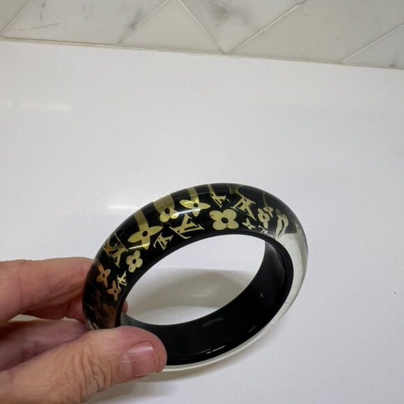 Louis Vuitton Resin and Crystal Logo Inclusion Bangle Bracelet Black /Gold - Picture 6 of 7